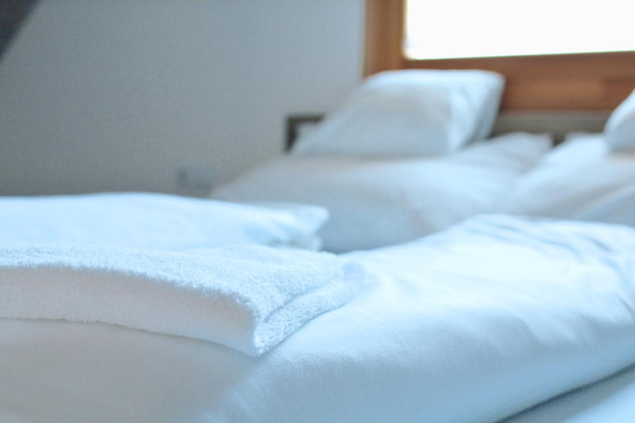 Matko Airport Es Elmenykoezpont Bed and Breakfast Buitenkant foto